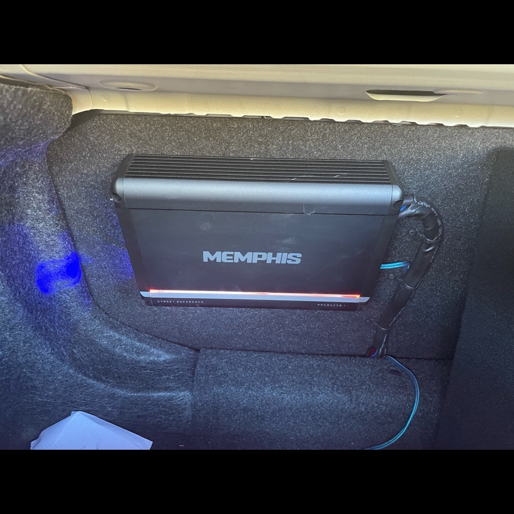 -/“ sub and amp - Picture 3 of 3